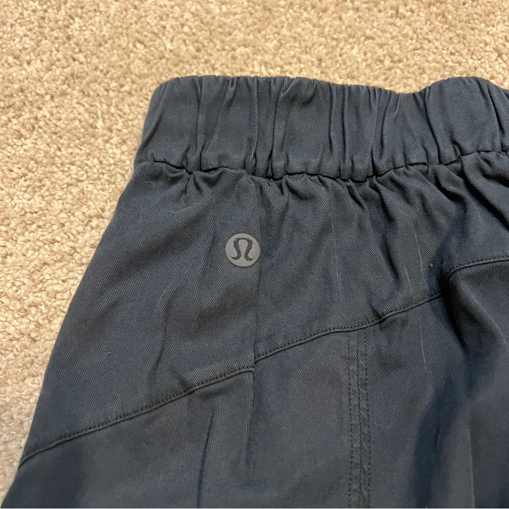 Women’s Lululemon Metropolis Maven High Rise Crop Pants Size 6 - Picture 9 of 11
